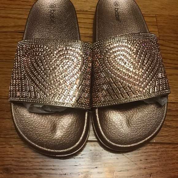 Women's Rhinestone Heart Slip-on Flip-Flop Sandals - Picture 5 of 6